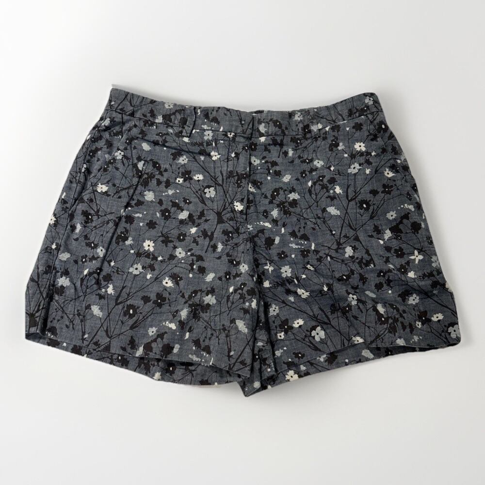 Gap Blue Floral Canvas 100% Cotton Tailored Shorts Women's Size 6 Reg EUC